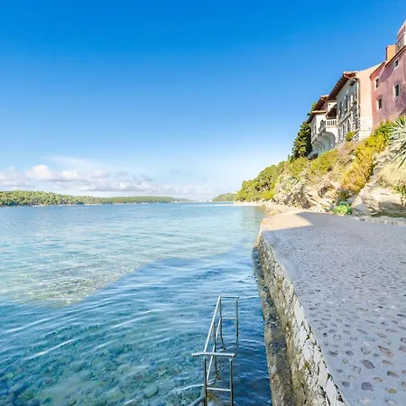 Marica B Guest house