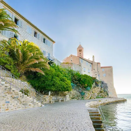 Marica B Guest house Rab Town