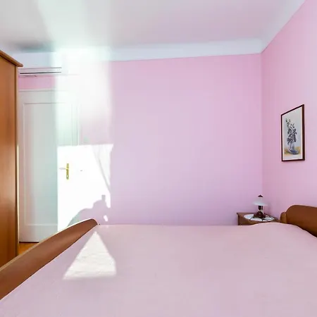 Marica B Guest house